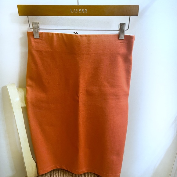 Form-fitting (stretchy) skirt - Picture 9 of 15